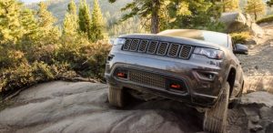 2017-jeep-grand-cherokee-700x340